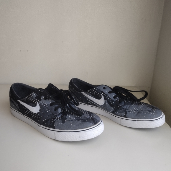Nike Other - Nike Zoom SB Stefan Janoski Sneakers